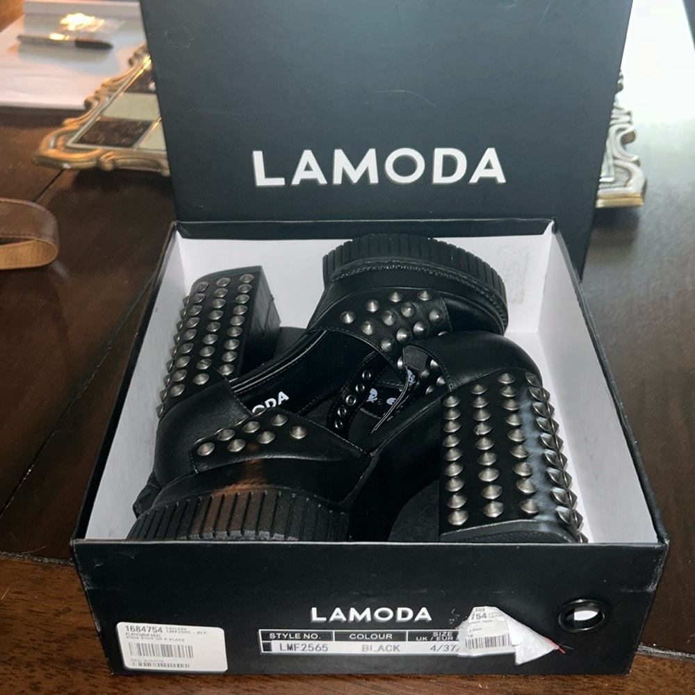 Lamoda Chunky Studded Heels Size 6 (US)